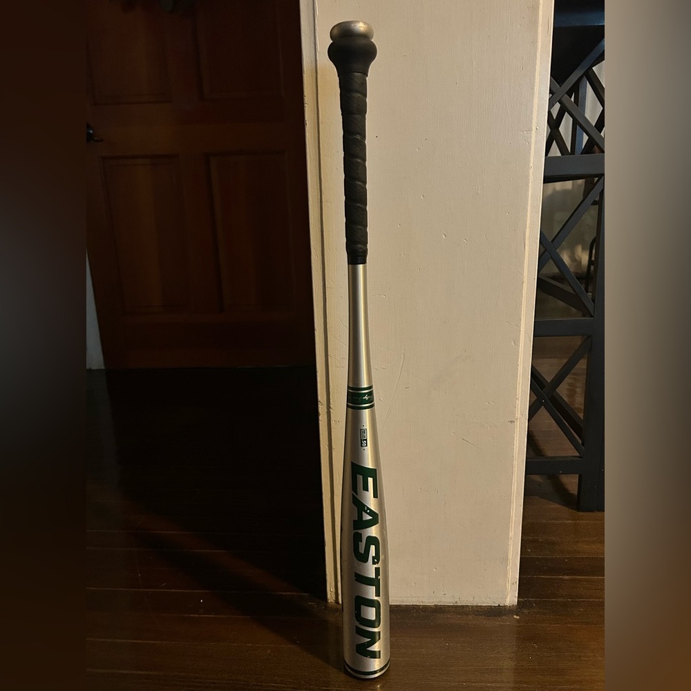 Easton Metallic Bat with Black Grip